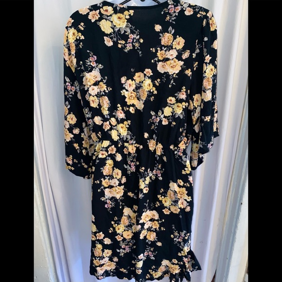 NWT $24.99 Xhilaration Floral Dress Size M - Picture 6 of 7